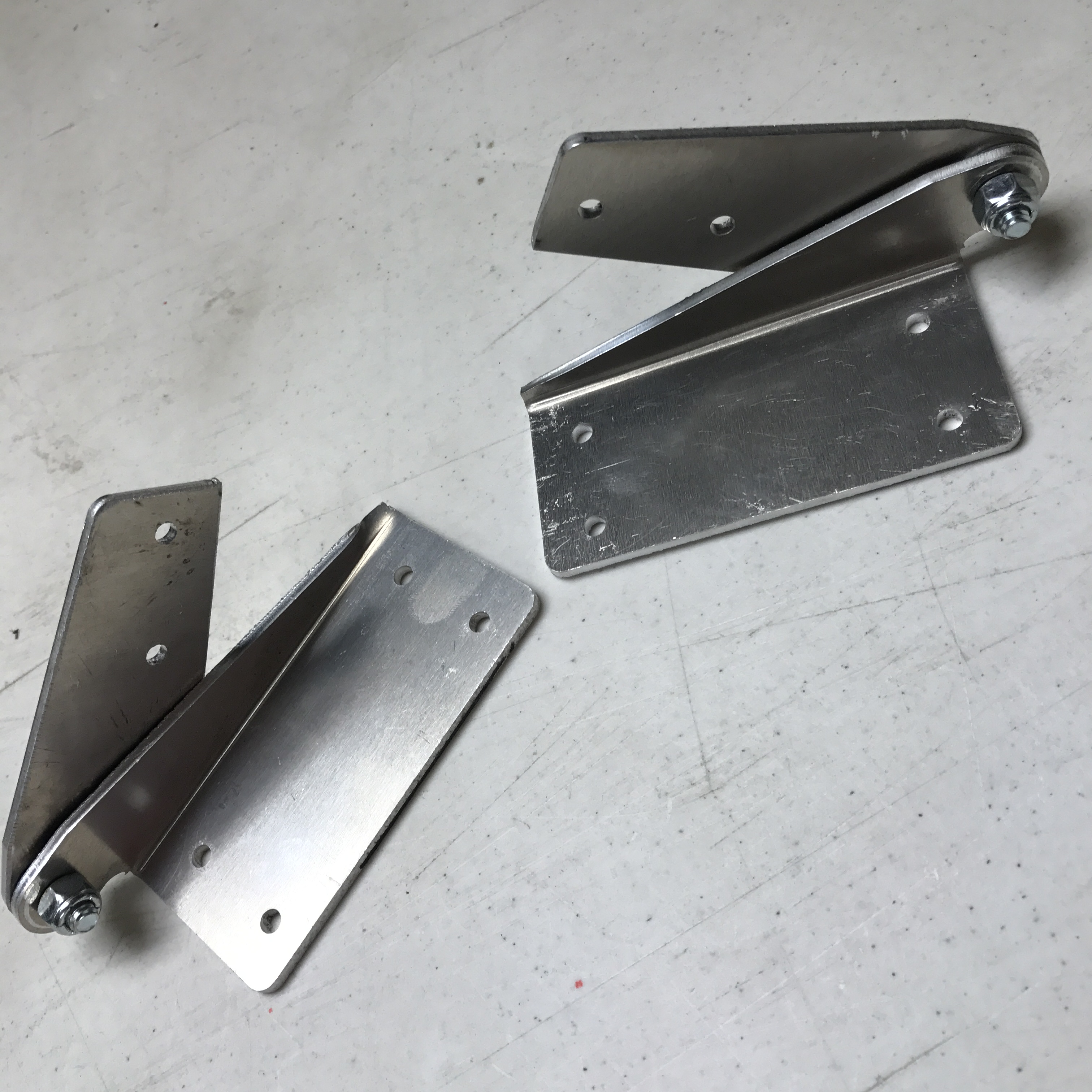 Hinges, Trunk Lid Medieval Chassis